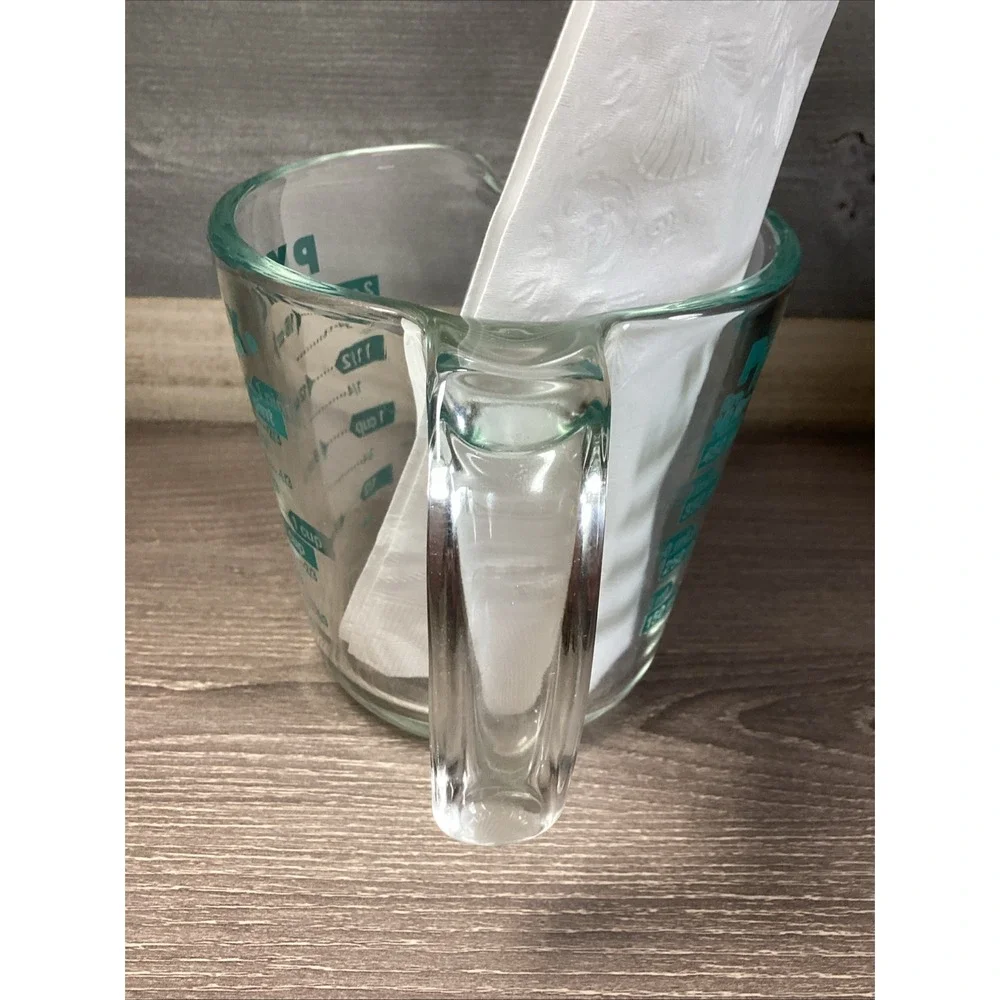 Vintage Pyrex Green Letter 2 Cups Measuring Cup - No Chips